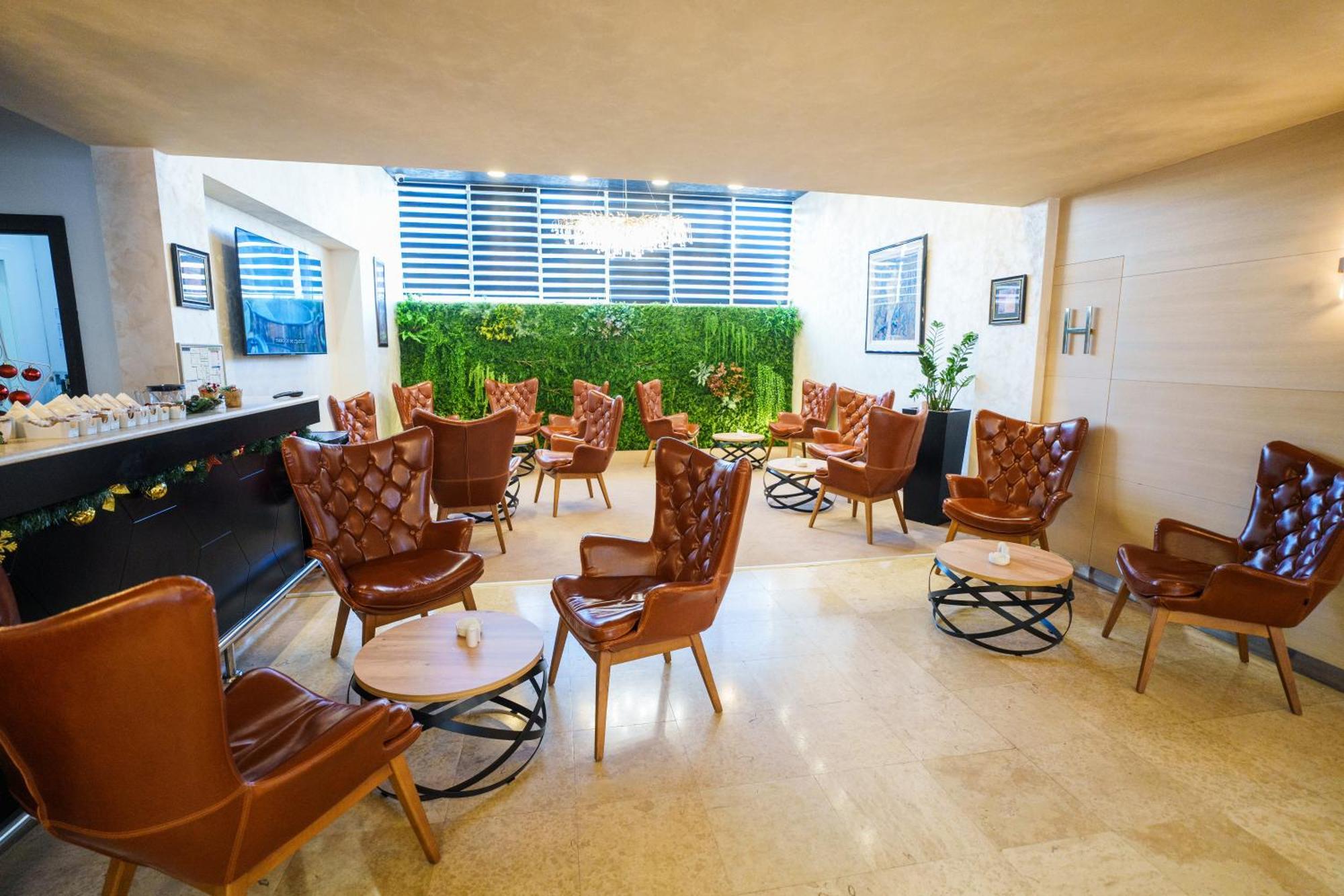 Hotel Monogram Park Ruma Exteriör bild